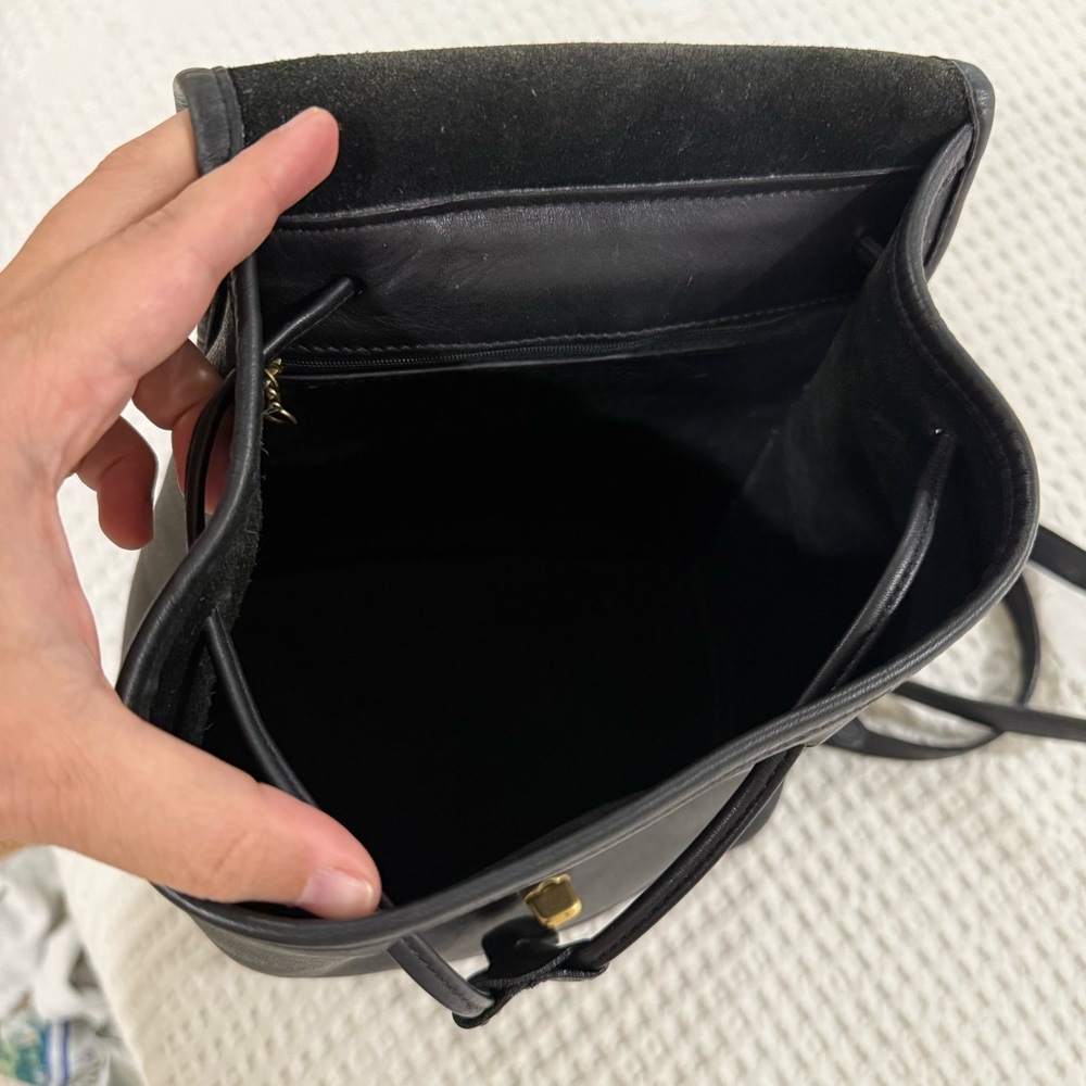 Vintage Coach 9791 Black Leather Backpack With Brass Turn Lock Closure - Picture 8 of 10
